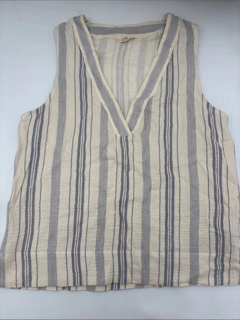 Faherty Dune Cotton Gauze Popover V-Neck Top - Picture 1 of 6